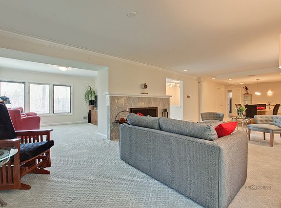 5th image of 6810 N Lincolnwood Dr