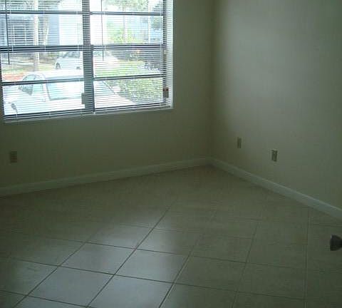 5th image of 4003 Atrium Dr