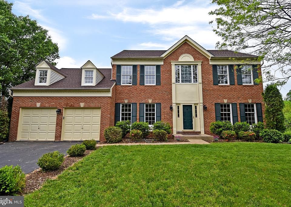 1st image of 6104 Oakengate Way