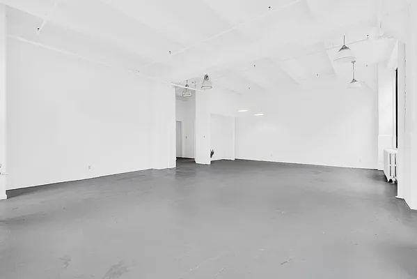 Sold by Bond New York | media 15