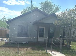 135 Allende St, Taft, TX 78390