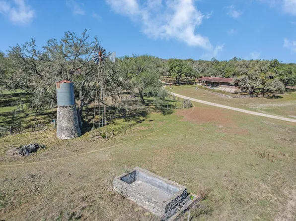 5421 Purgatory Rd, San Marcos, TX 78666