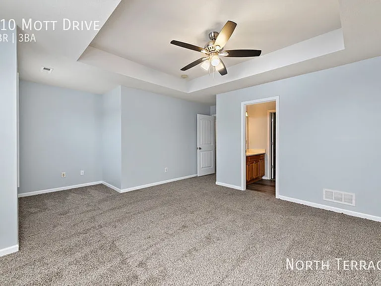 210 Mott Dr — Photo 12