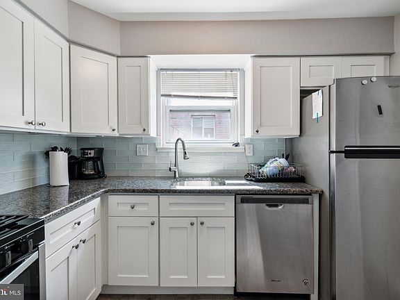 3rd image of 3709 Ronnald Dr