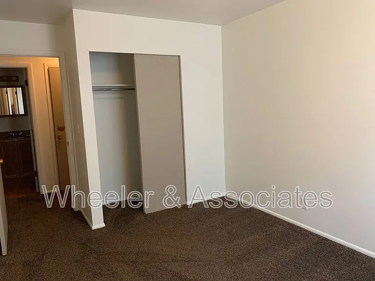 2650 Jefferson Ave #12 — Photo 6