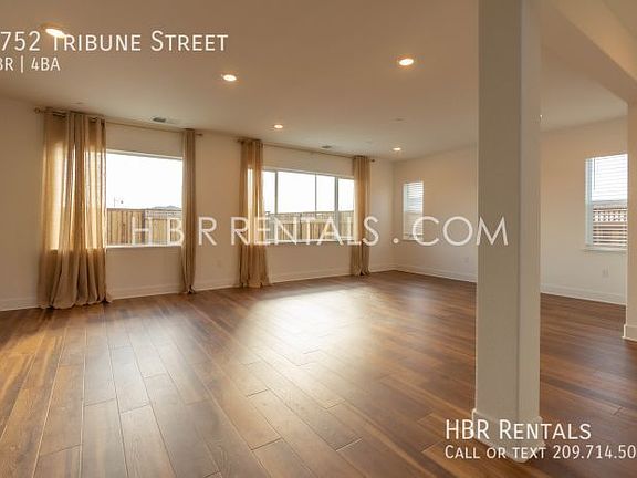 5th image of 2752 Tribune St