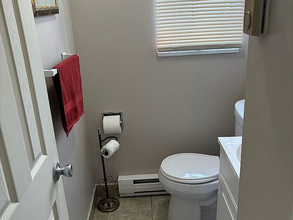 5th image of 609-611 Sunflower Dr