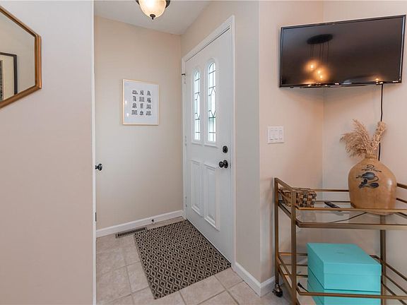 5th image of 44 Union Hill Dr