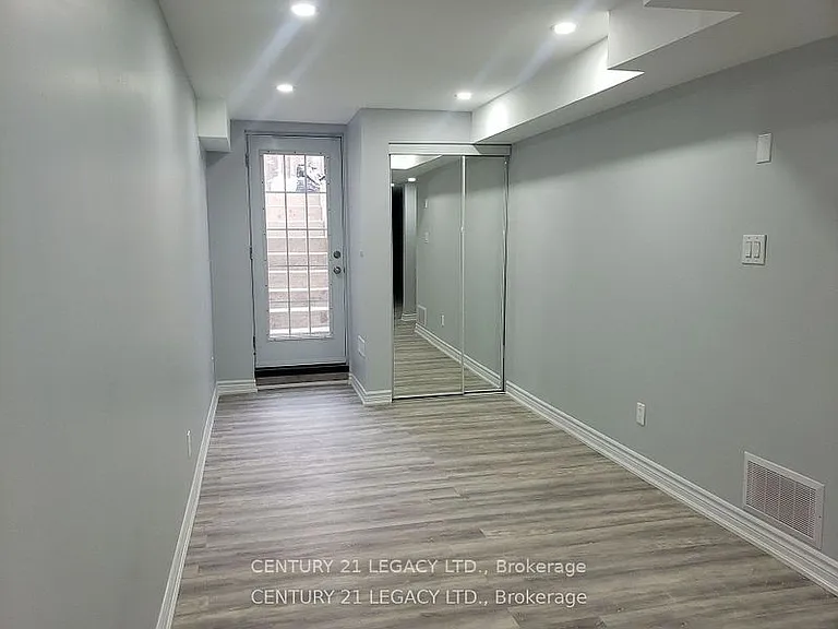 21 Kilrea Way #LOWER LEVEL — Photo 2