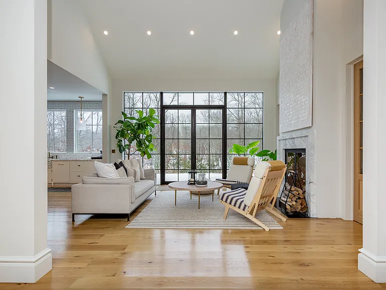 13 Hilltop Ln — Photo 1