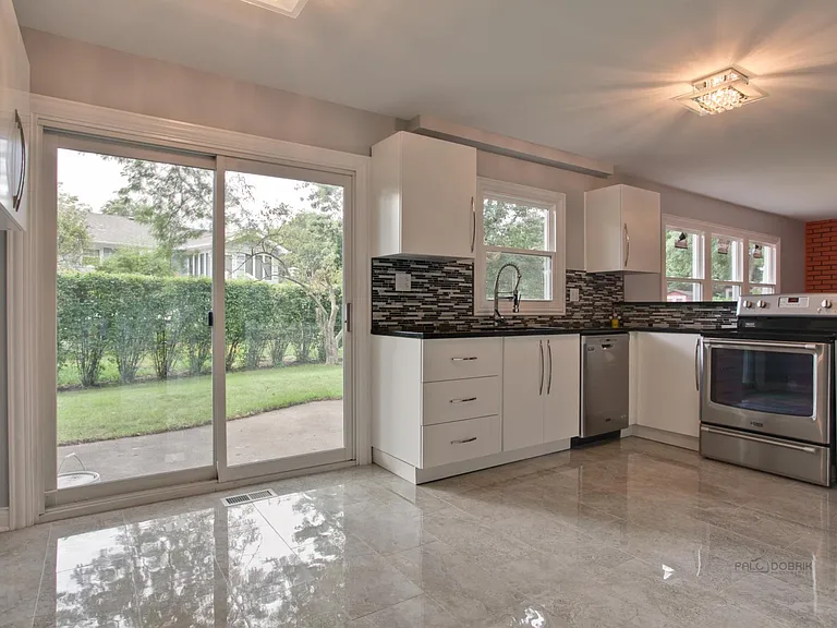 8 Bernard Ct — Photo 14