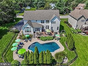 3rd image of 882 Shavertown Rd