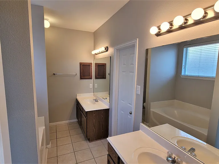 3408 Columbus St — Photo 13