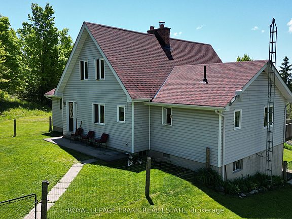 5th image of 884 Centre Line Rd