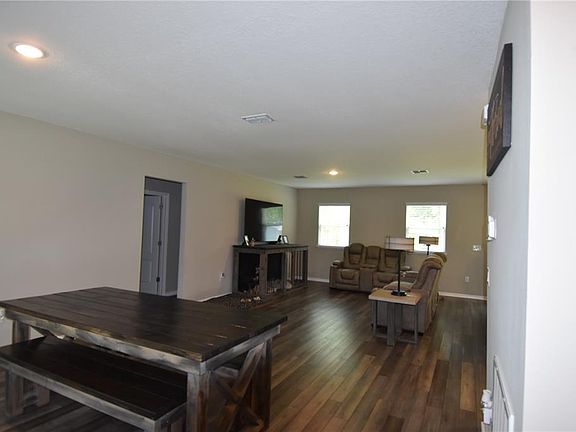 4th image of 14241 Ravine Ave