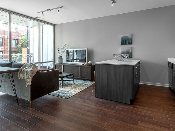4th image of 1818 W Chicago Ave #414
