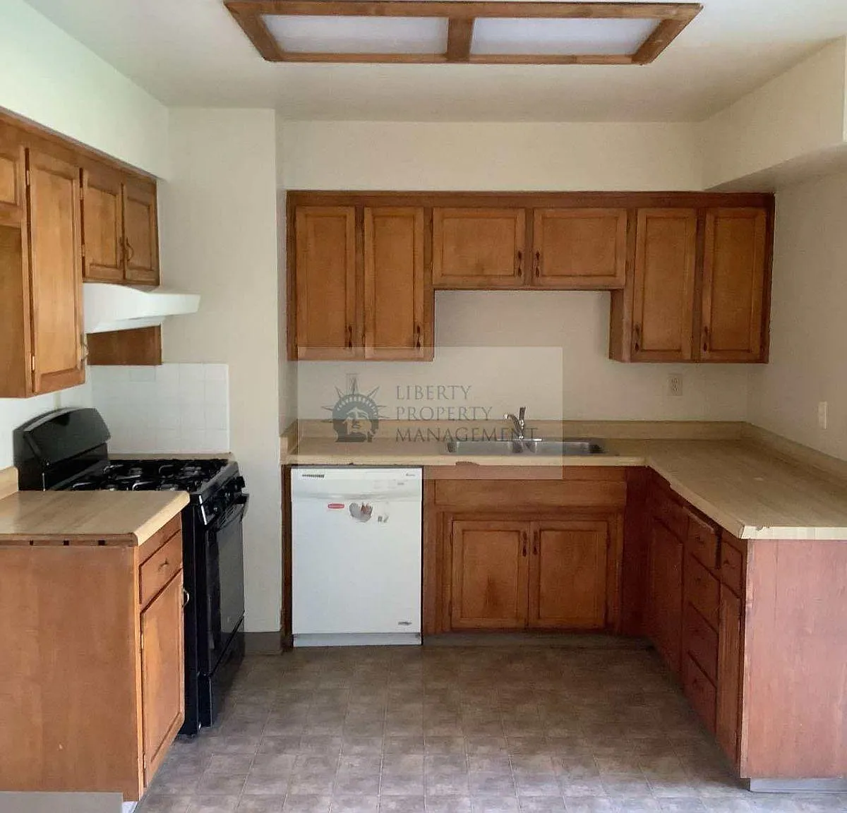 3 bed, 1136 sqft, $2,150 — Photo 3