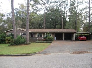 327 Fairview Dr, Ozark, AL 36360