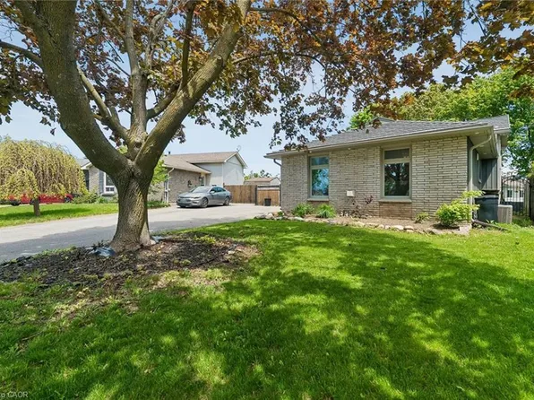 47 Christie Cres, Barrie, ON L4N 4V2