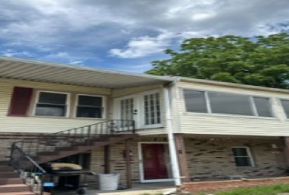 2nd image of 3312 Auburn Rd