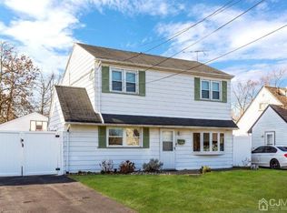 31 Patton Dr, Sayreville, NJ