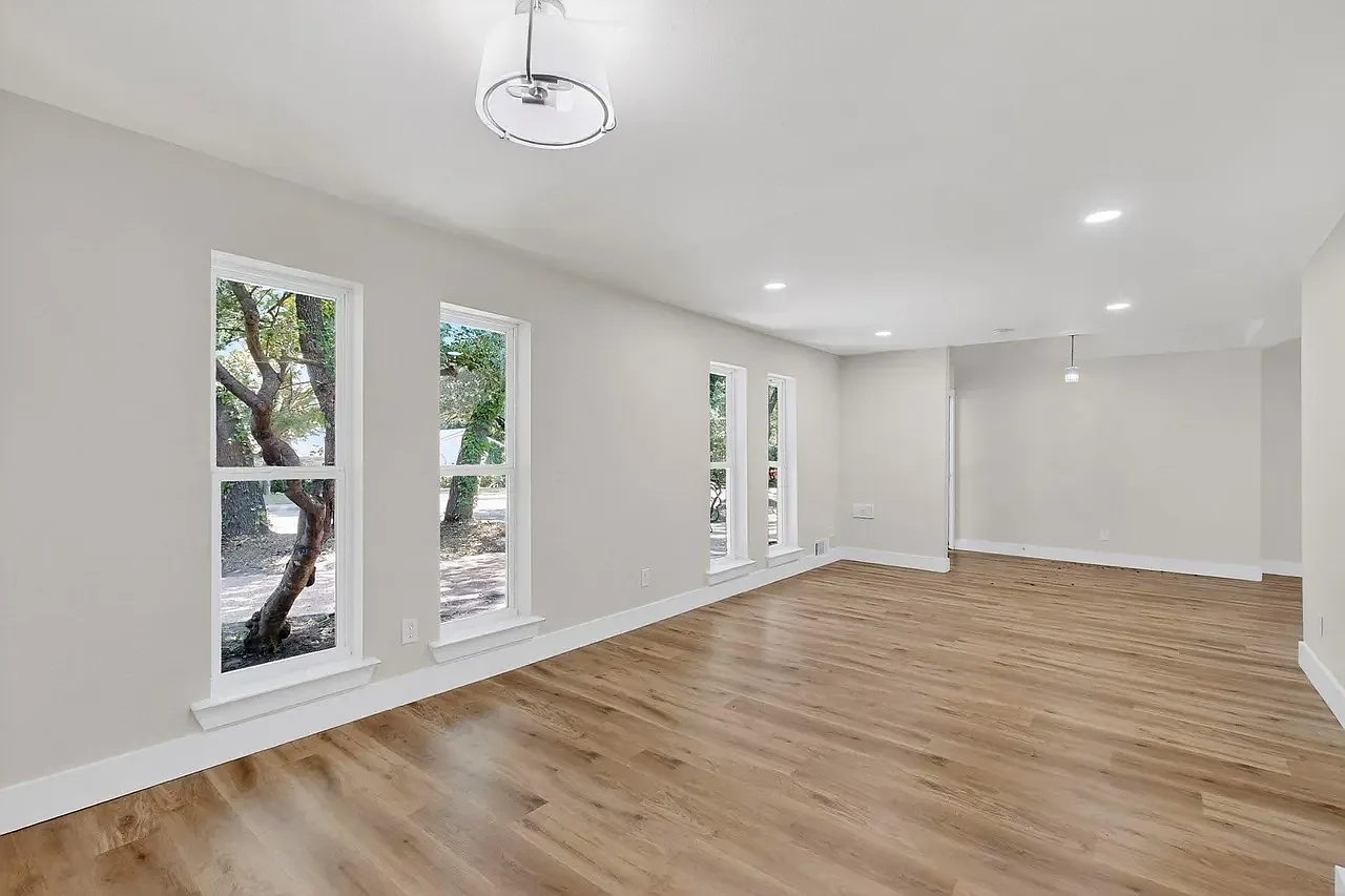 4 bed, 2.5 bath, 2240 sqft, $3,200 — Photo 2