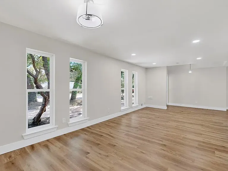 5315 Everglade Rd — Photo 2