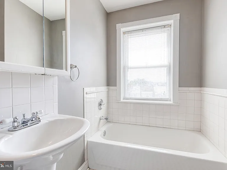 1514 Light St — Photo 19