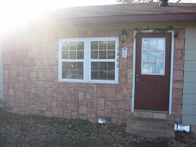 2nd image of 1400 Crestwood Rd