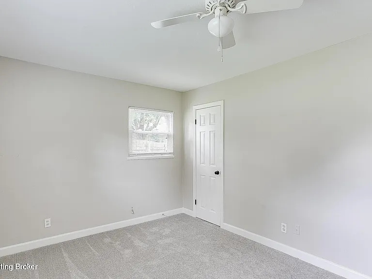 9606 El Prado St — Photo 9