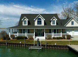 7130 Middle Channel Dr, Harsens Island, MI 48028
