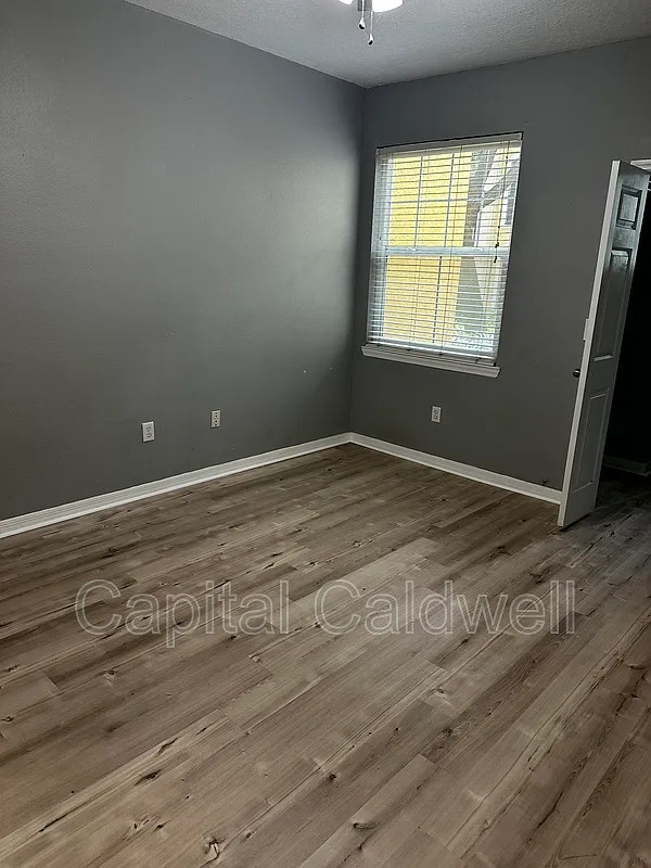 1 bed, 1.0 bath, 598 sqft, $1,600 — Photo 4