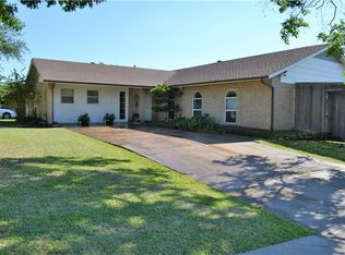 2706 Mark Twain Dr, Farmers Branch, TX 75234