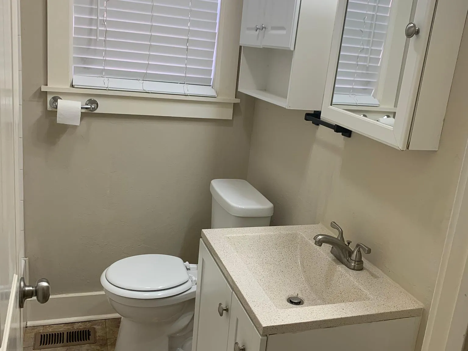 Studio, 650 sqft, $650 — Photo 3