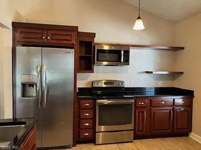 2123 Retreat Ct — Photo 9
