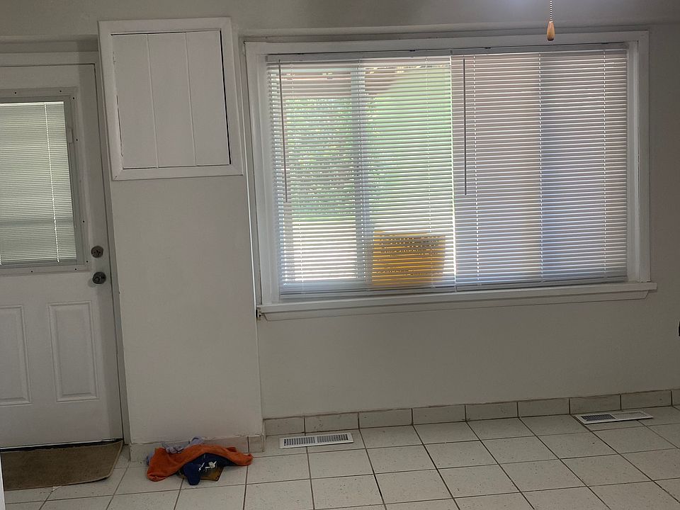 large rec room on lower level