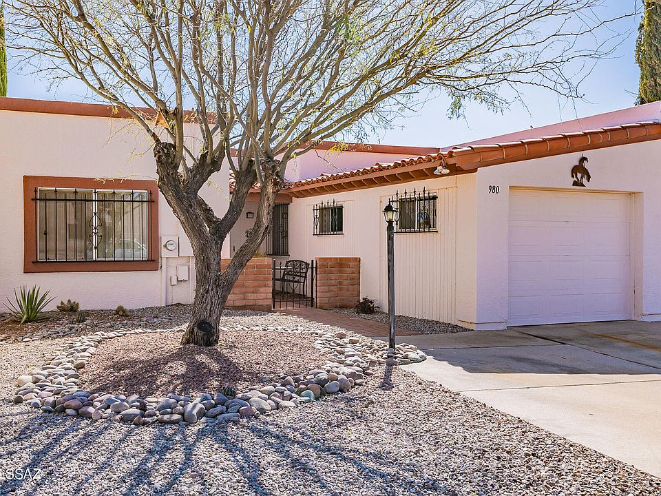 1st image of 980 N Camino De Luz