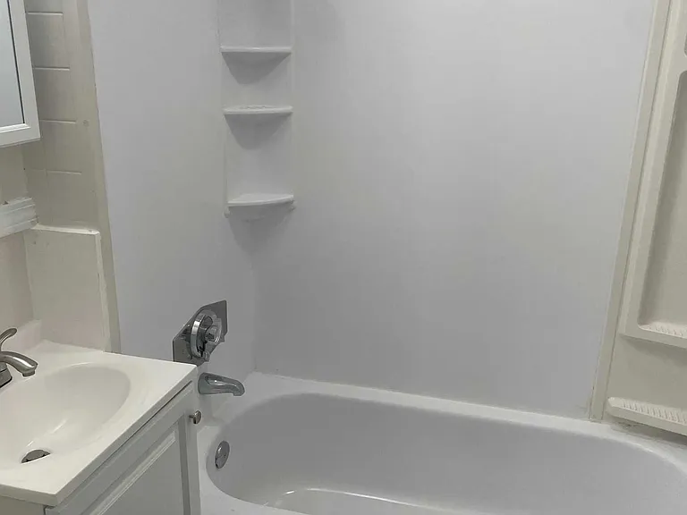 Walnut Ave — Photo 10