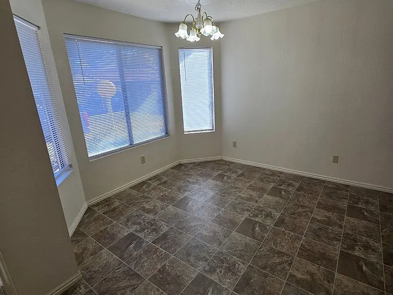 546 N 500 W #5 — Photo 4