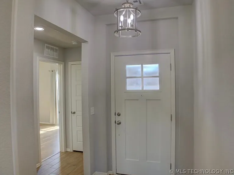 7012 S Elder Ave — Photo 20