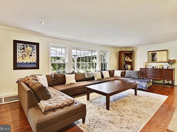 5th image of 7108 Park Terrace Dr
