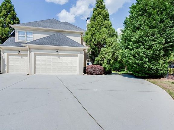 2nd image of 2491 Crescent Moon Ln