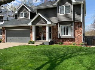 4671 Coachlight Dr, West Des Moines, IA 50265