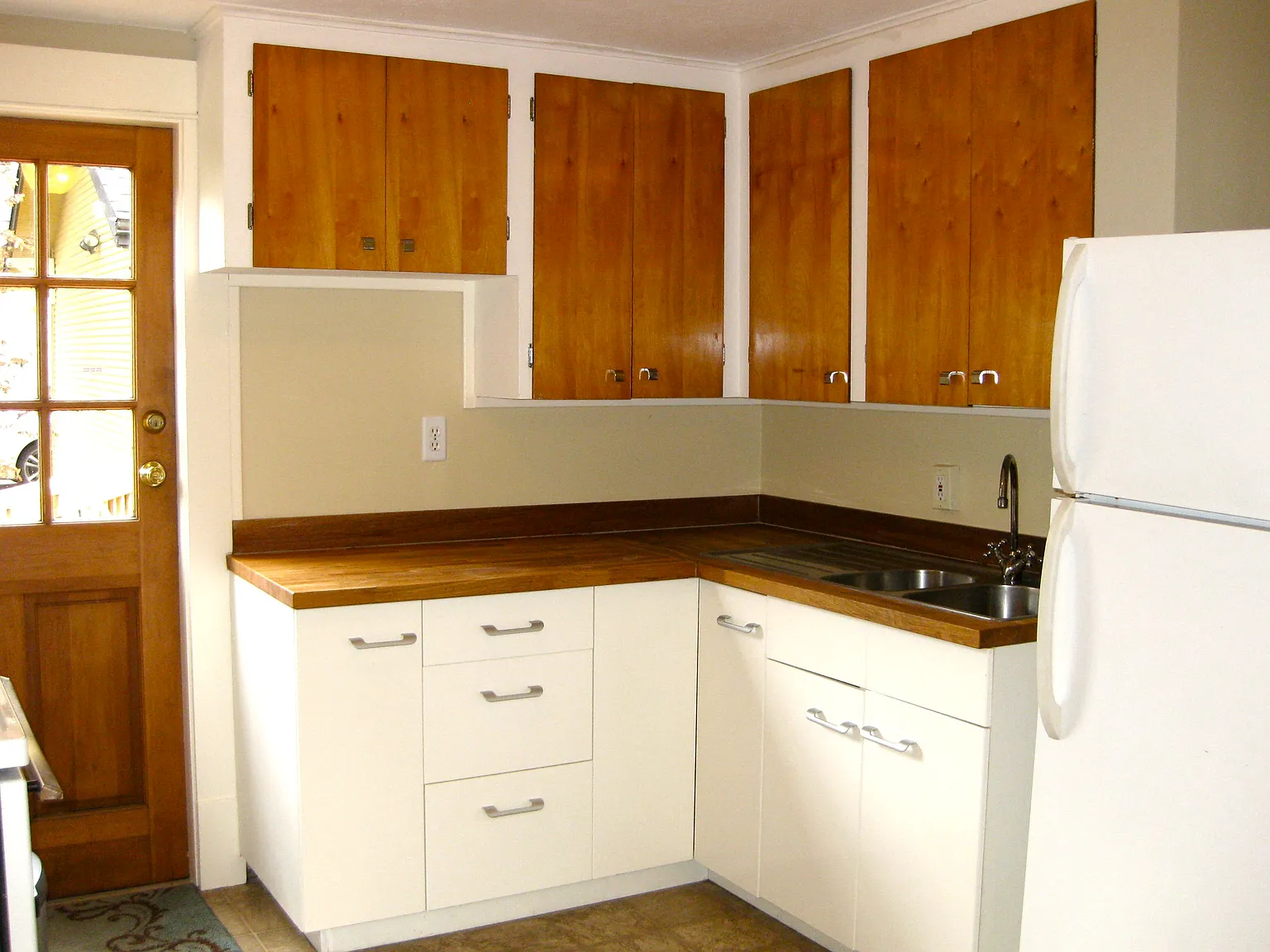 3 bed, 1200 sqft, $4,200 — Photo 2