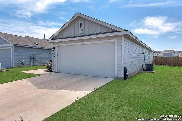 4 bed, 2.0 bath, 1625 sqft, $2,200 — Photo 2