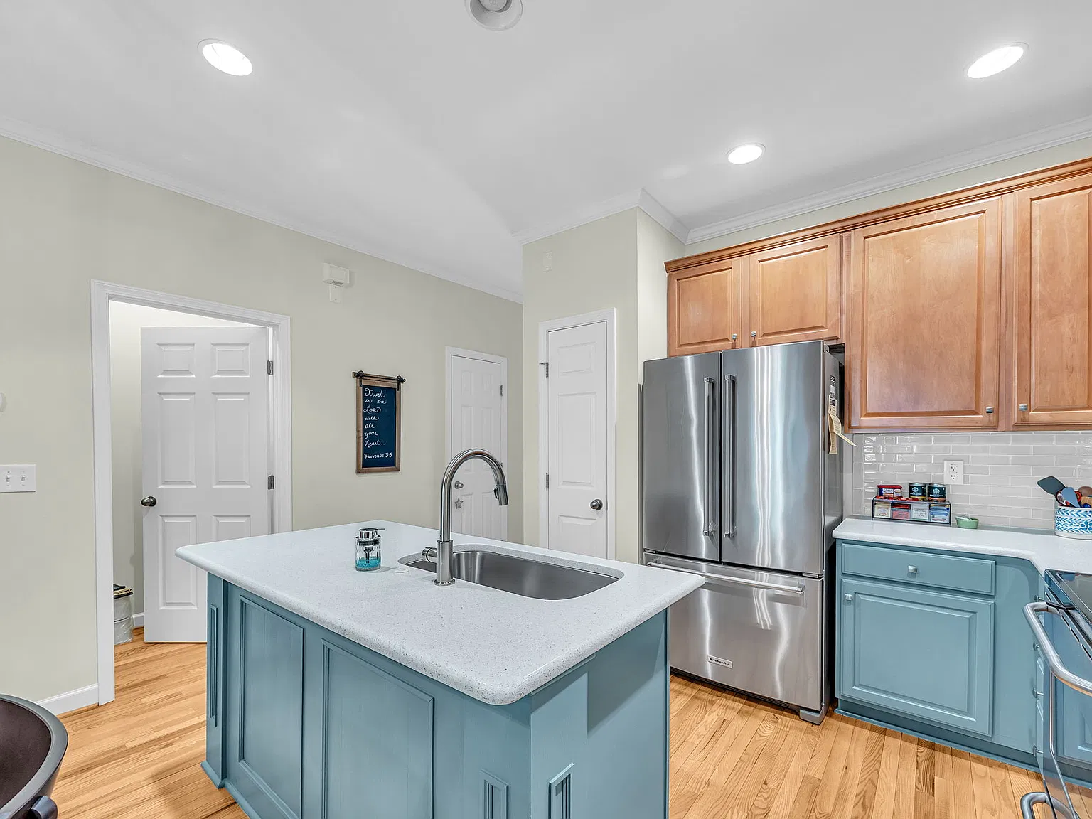 3 bed, 3.5 bath, 1708 sqft, $3,095 — Photo 3