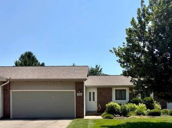 926 Village Ct, Holland, MI 49423