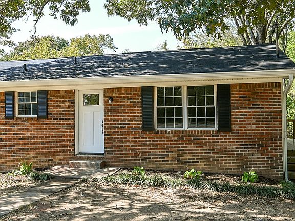 3rd image of 3476 Crawford Dr SE