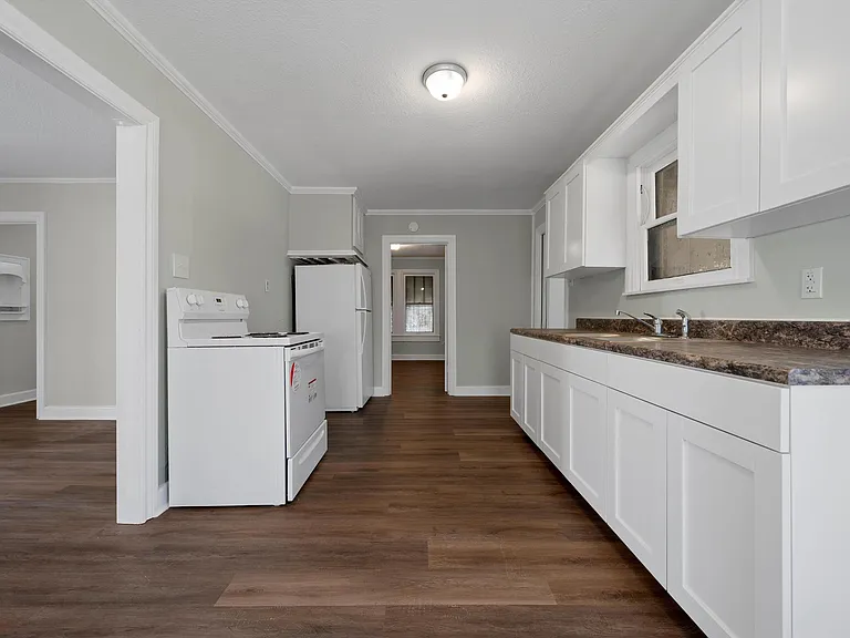 1511 Maple Ave — Photo 6
