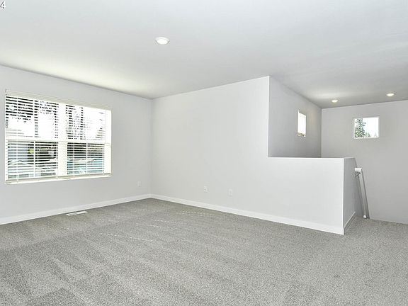 3rd image of 6002 NE 68th St